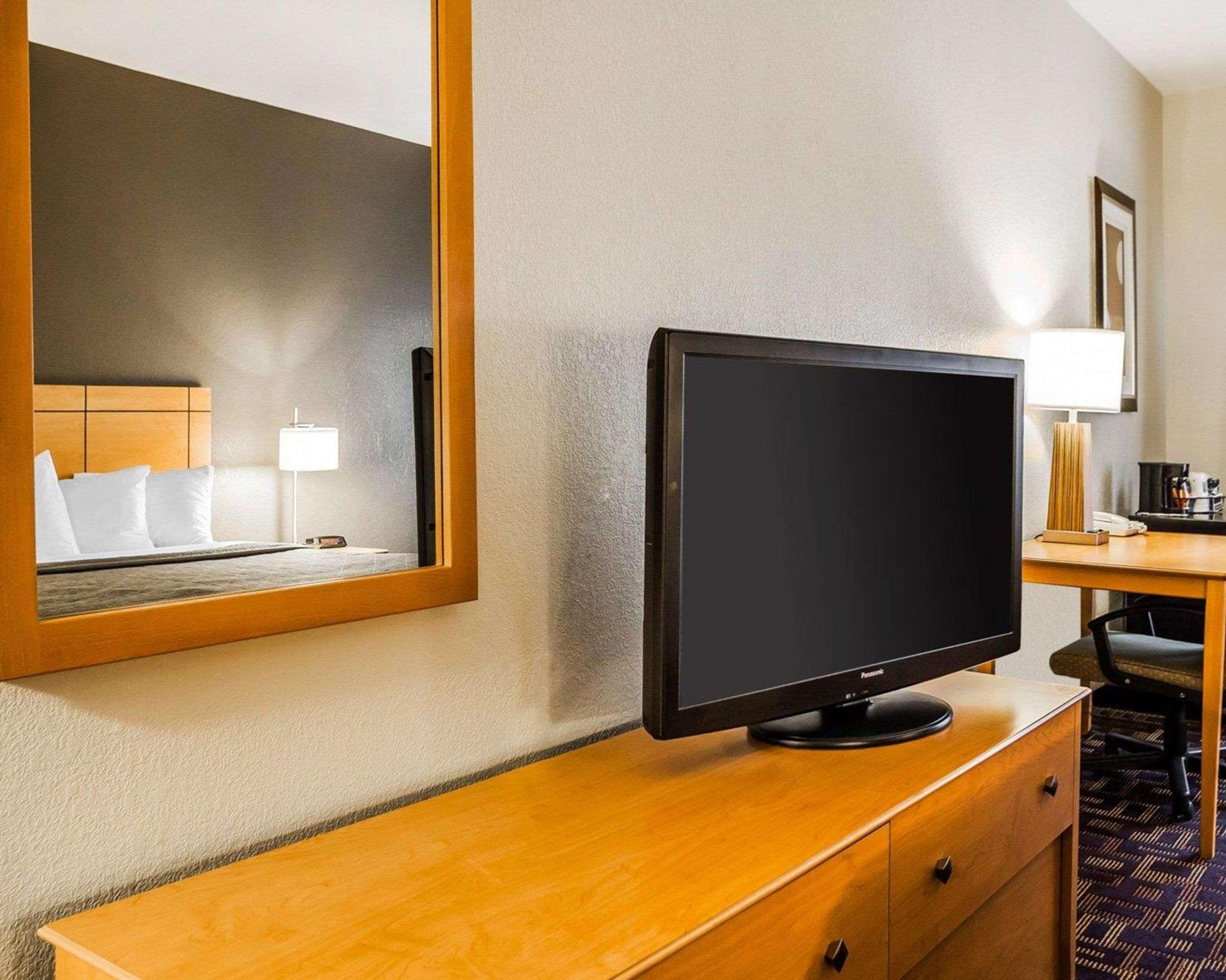 Quality Inn & Suites Des Moines Airport Екстериор снимка