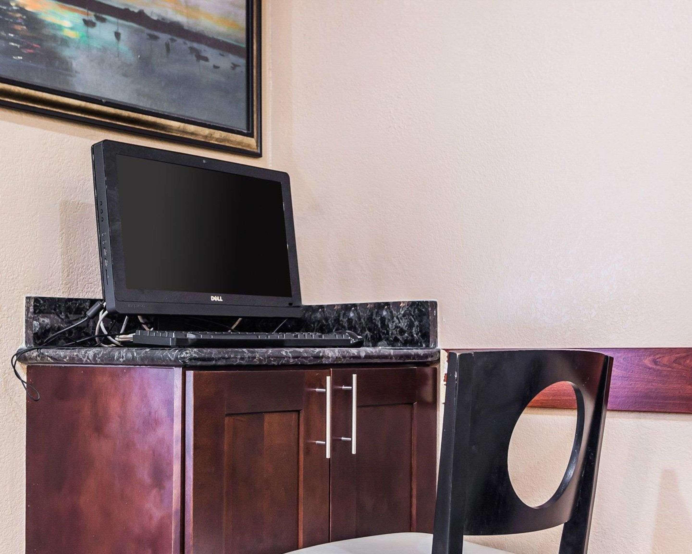 Quality Inn & Suites Des Moines Airport Екстериор снимка