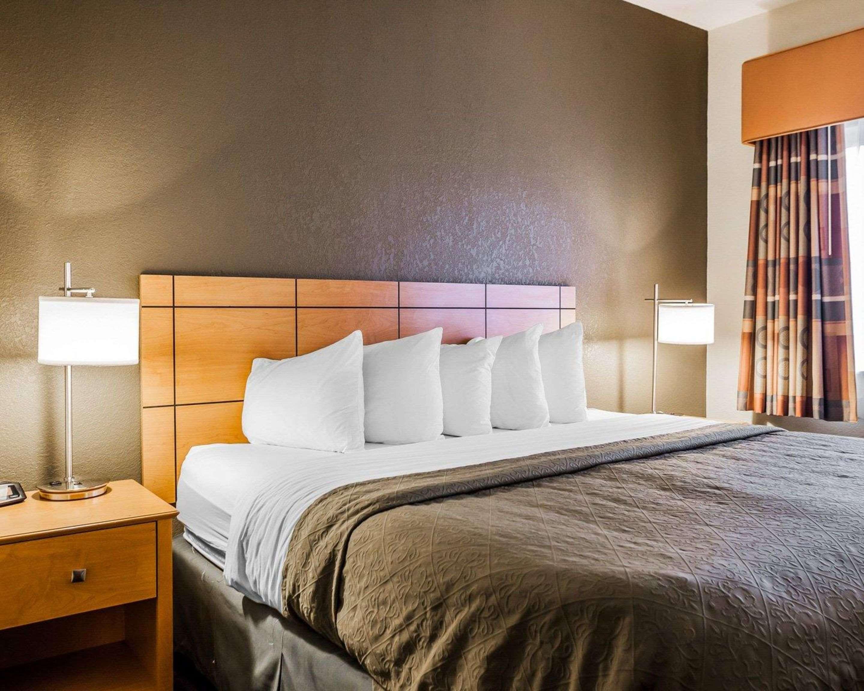 Quality Inn & Suites Des Moines Airport Екстериор снимка