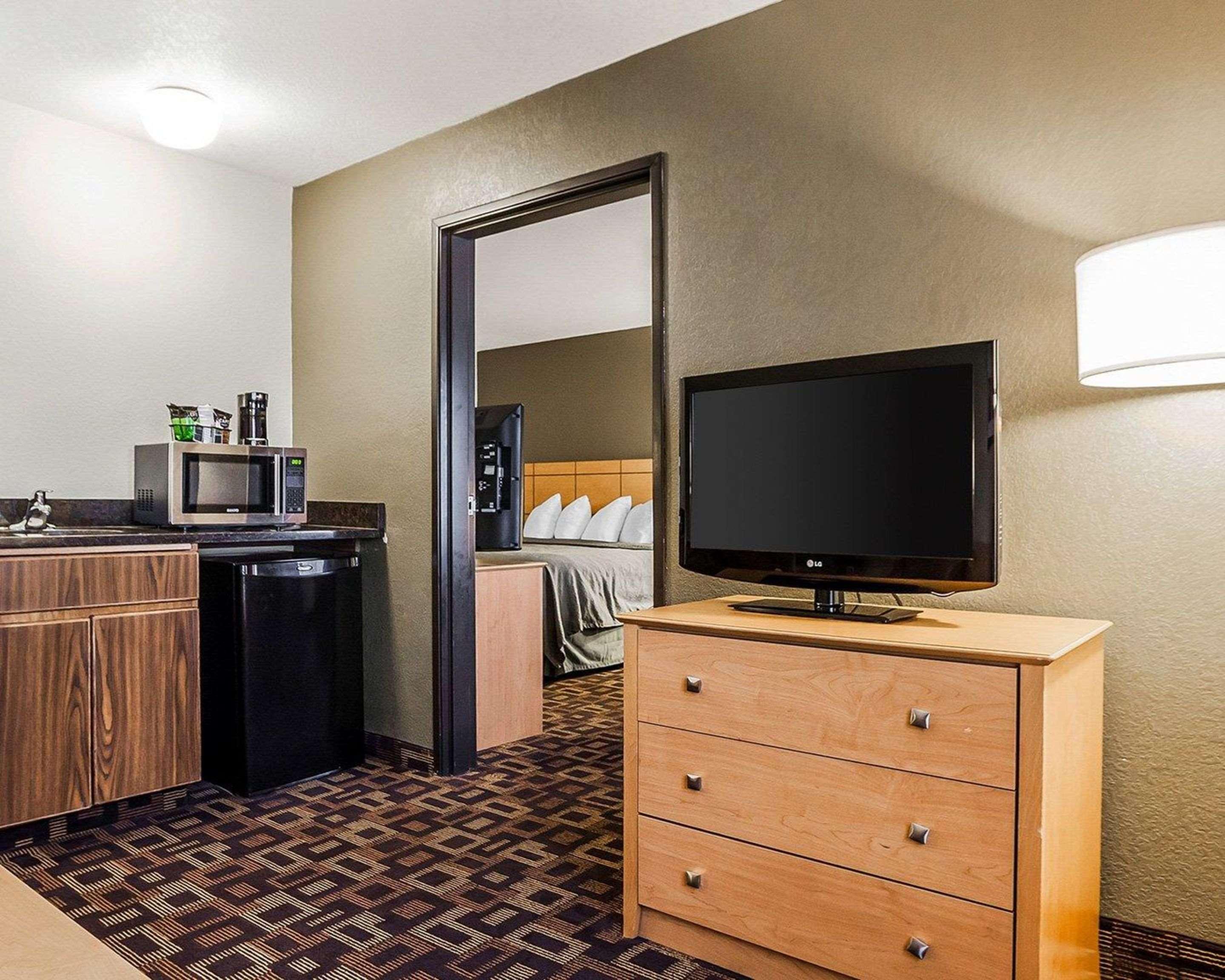 Quality Inn & Suites Des Moines Airport Екстериор снимка