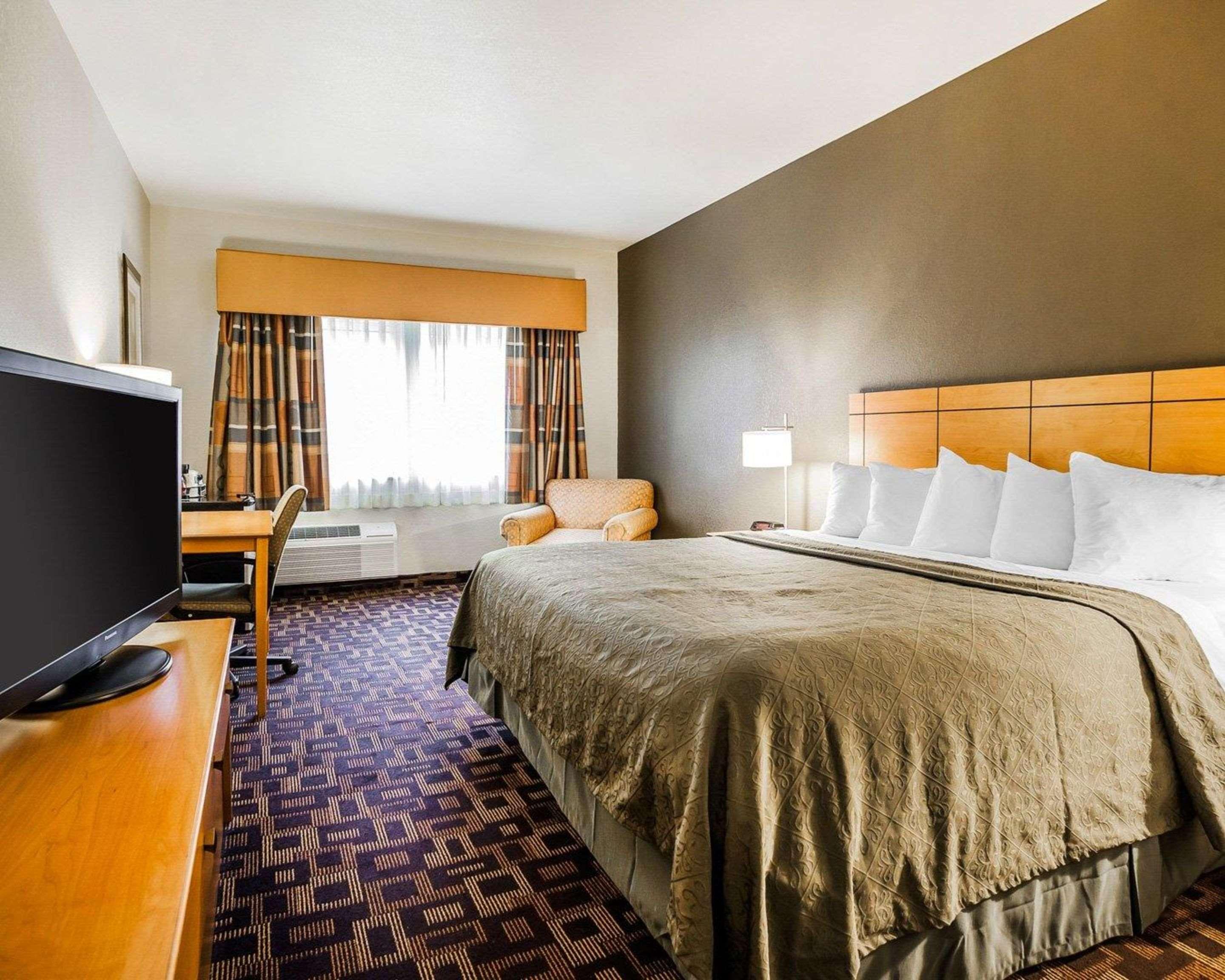 Quality Inn & Suites Des Moines Airport Екстериор снимка