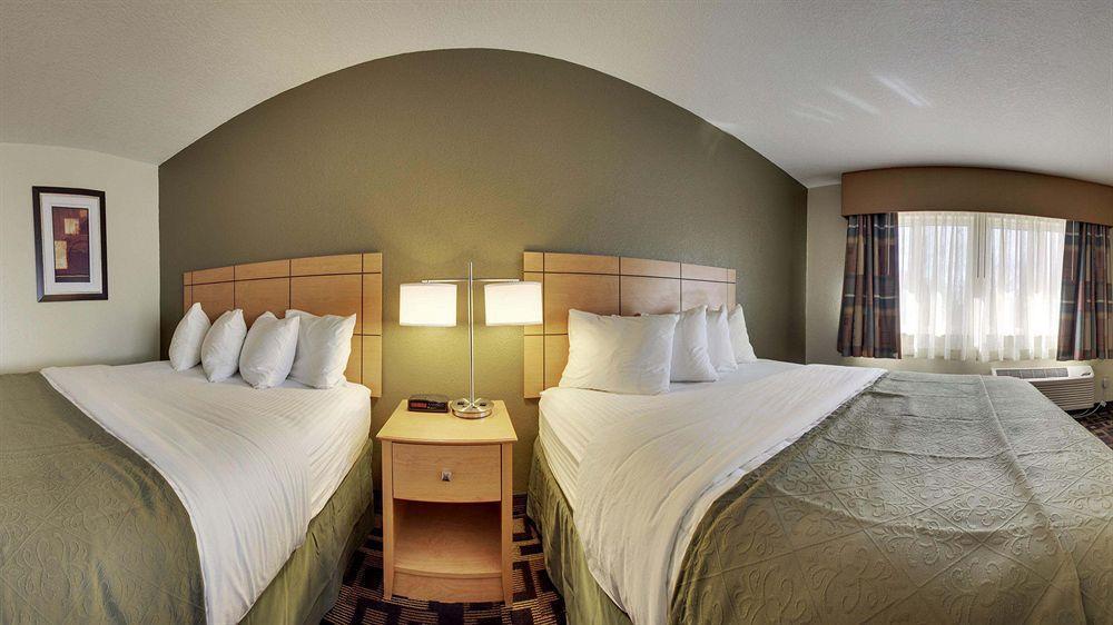 Quality Inn & Suites Des Moines Airport Екстериор снимка
