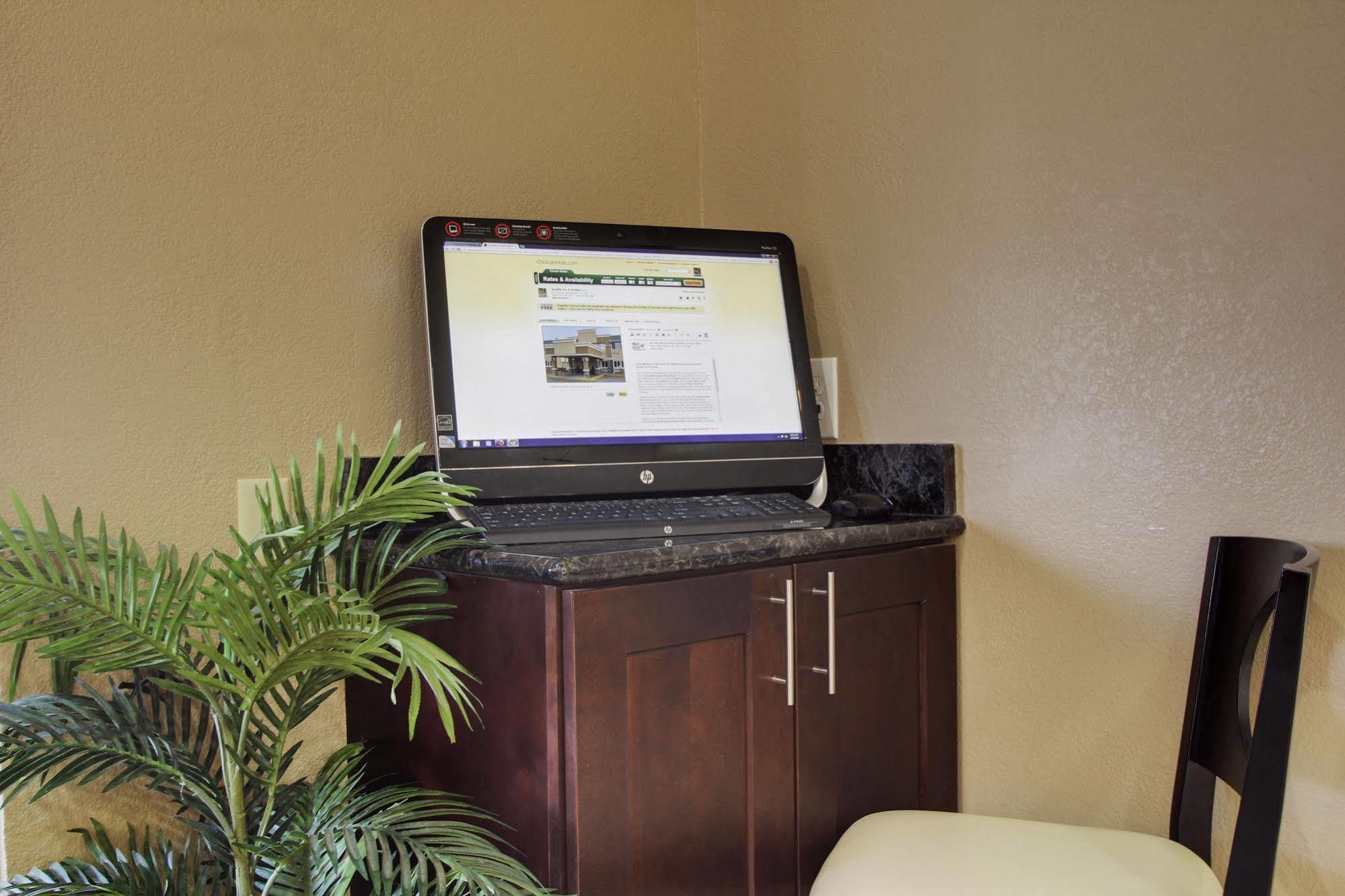 Quality Inn & Suites Des Moines Airport Екстериор снимка