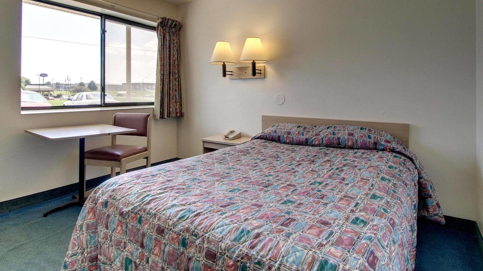 Quality Inn & Suites Des Moines Airport Екстериор снимка