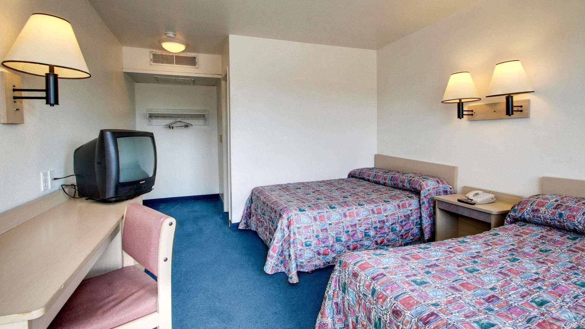 Quality Inn & Suites Des Moines Airport Екстериор снимка