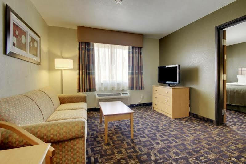 Quality Inn & Suites Des Moines Airport Екстериор снимка